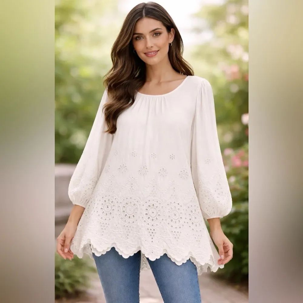 Off White Eyelet Top M